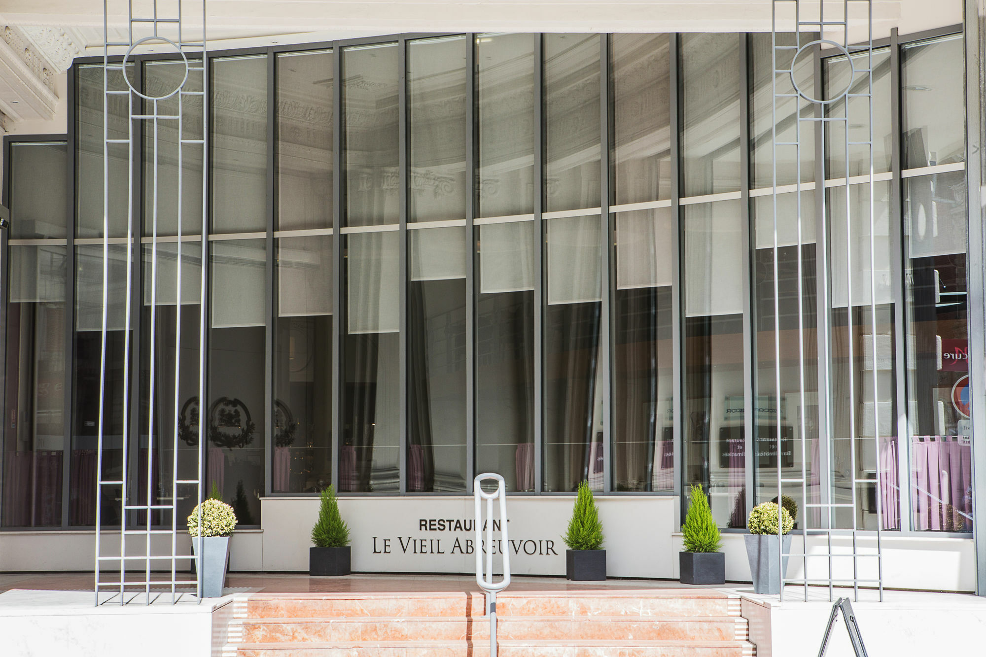 Mercure Lille Roubaix Grand Hotel Exterior foto